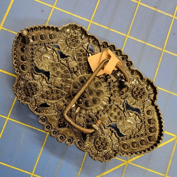 Western Buckle Unisex Brand New Red Stones & Rhinestones Dark Pewter - Picture 2 of 2